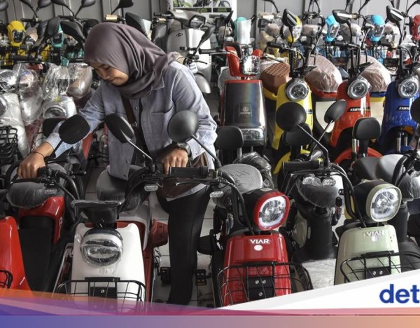 Penundaan Insentif Kendaraan Listrik: Tantangan bagi Investasi dan Pertumbuhan Ekonomi Indonesia